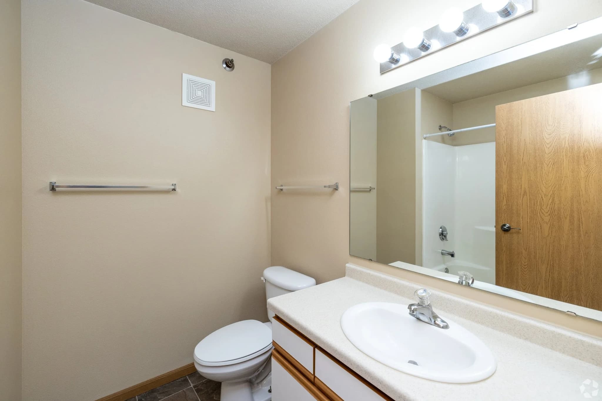 Eagle Lake Apartments photo 12
